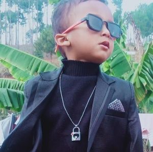 Meet your Posher, Stevenson